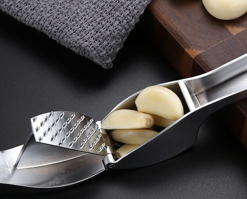 Pressão de alho de qualidade alimentar triturador de gengibre triturador de peelers espremedor de 16 * 3cm Multi Grater de cozinha