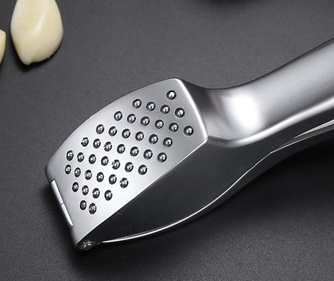 Pressão de alho de qualidade alimentar triturador de gengibre triturador de peelers espremedor de 16 * 3cm Multi Grater de cozinha