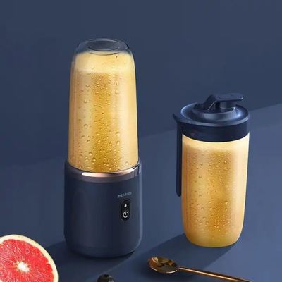 Minijuicer multifuncional com carga USB para misturar e espremer frutas de forma eficiente