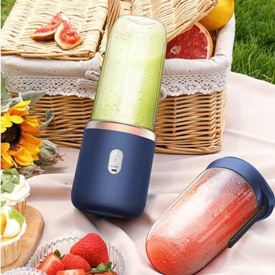 Minijuicer multifuncional com carga USB para misturar e espremer frutas de forma eficiente